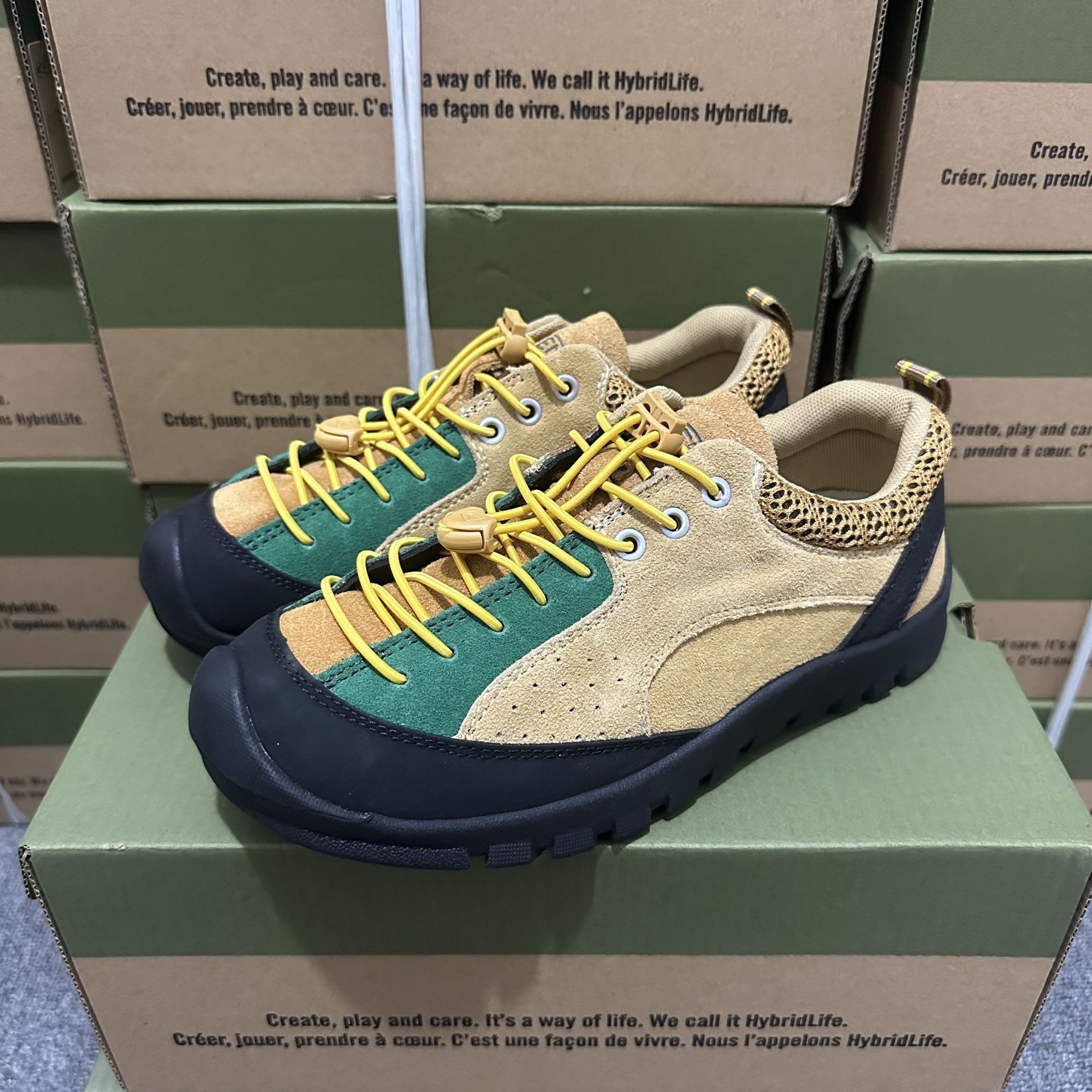 أحذية جديدة للمشي في الهواء ال - مراجعة Outdoor Adventure Shoes وسعره