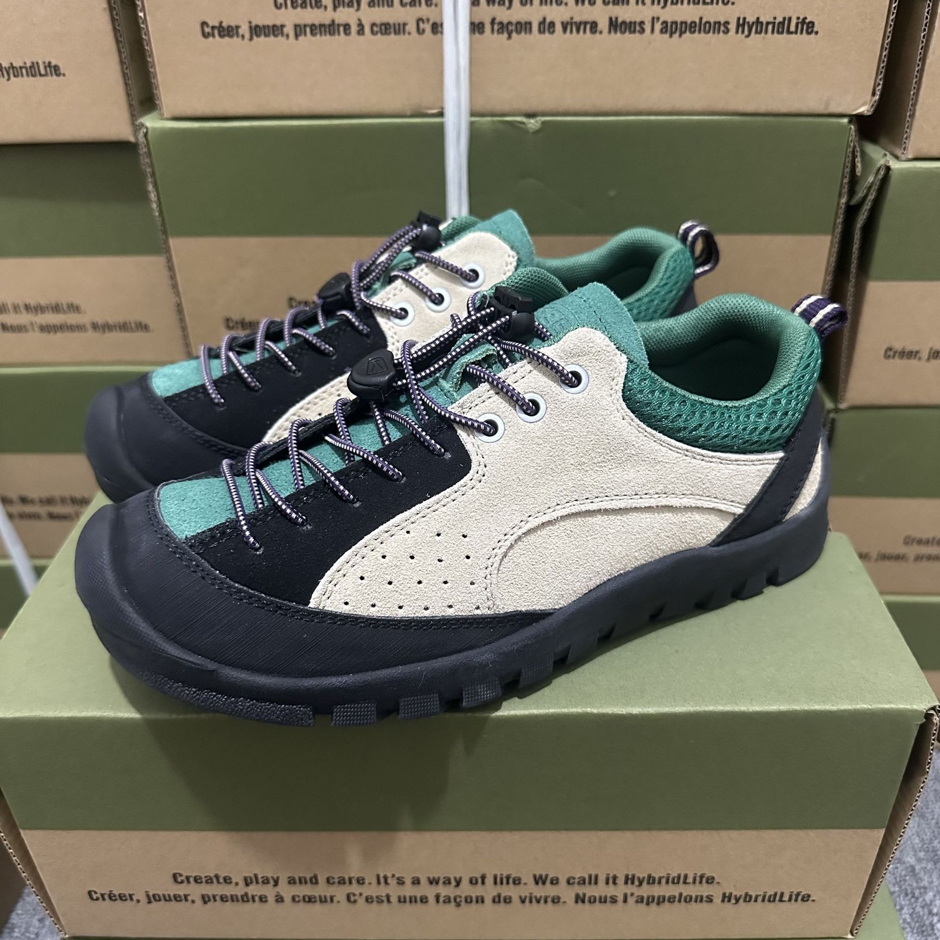 أحذية جديدة للمشي في الهواء ال - مراجعة Outdoor Adventure Shoes وسعره